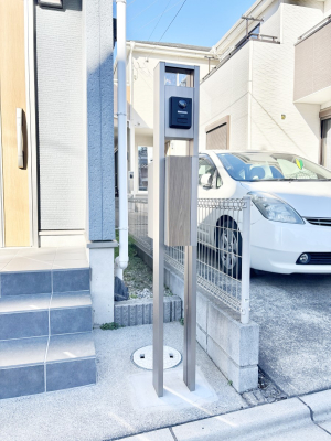 ���̑� �\�D�E�C���^�[�z���E�|�X�g���ЂƂɏW��B�G���g�����X�ɂȂ��ރV���v���f�U�C���B