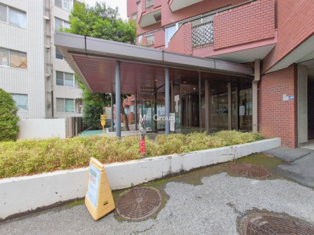 �G���g�����X -