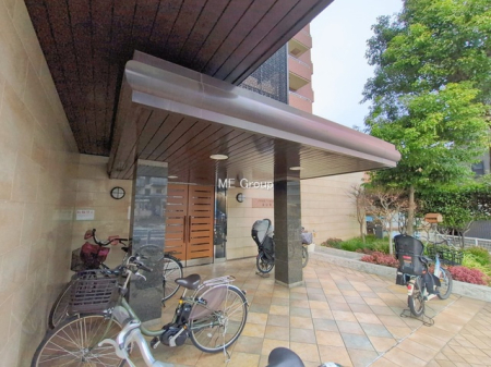 �G���g�����X -