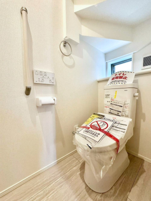 �g�C�� �g�C����1�K��2�K���ꂼ��ɔz�u����Ă��ĂƂĂ��֗��ł��B 