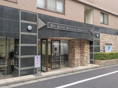 �G���g�����X -