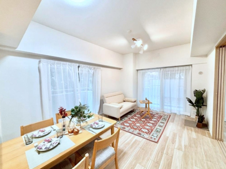 ���r���O ���Ƒ��̓��₩�Șb�����ŕ�܂�閾�邢���r���O  