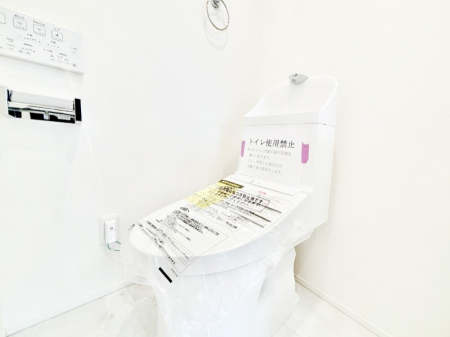 �g�C�� �g�C���͐������̂��锒����Ƃ��������������ԂɁI