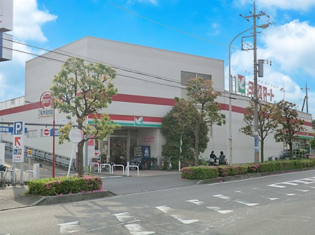 ���ӊ� �X�[�p�[ 700m ���[�N�}�[�g�O���X