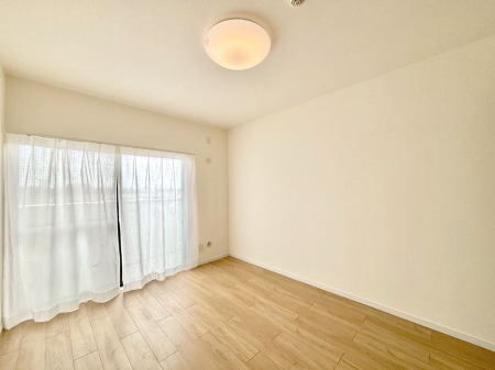 ���̑����� �o���R�j�[���J�������v���X���Ă����m��  