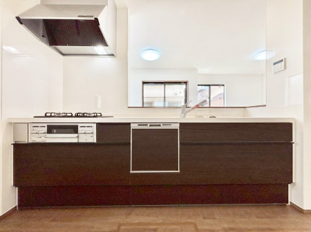 �L�b�`�� ���r���O�ŗV�Ԃ��q�l�������Ȃ��炨�������ł���ΖʃL�b�`��