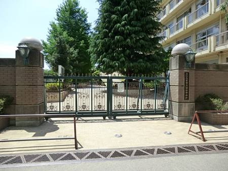 ���ӊ� ���w�Z 1300m �������܎s����Ւ��w�Z