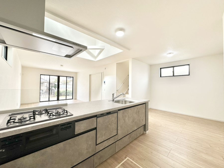 �L�b�`�� �������������I�ɁA�y�����I�V�X�e���L�b�`��  