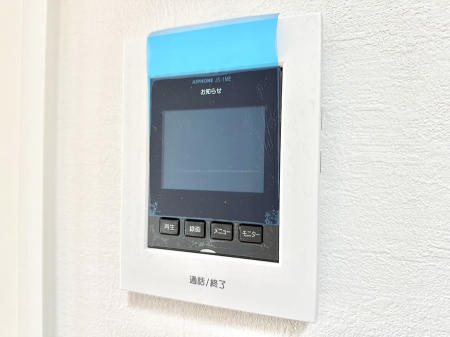 ���̑����� TV���j�^�[�t�C���^�[�t�H�����t���Ă��ăZ�L�����e�B�[��  