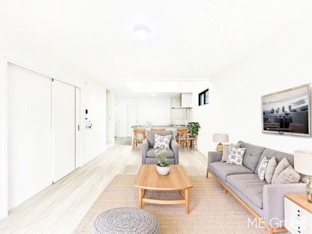 ���r���O �Ƒ��̘a�₩�ȉ�b���������Ă������B�J�����̂��郊�r���O�ł��B���Ƌ��CG�ł�  