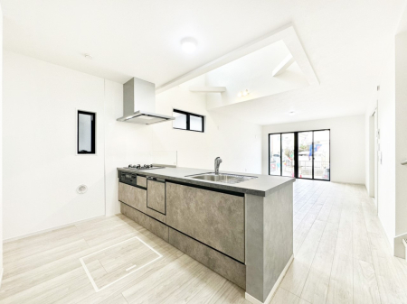 �L�b�`�� ���������Ȃ���ł����Ƒ��Ƃ̉�b���y���߂�ΖʃL�b�`��