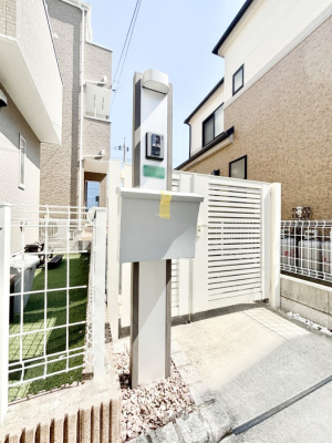 ���̑� �\�D�E�C���^�[�z���E�|�X�g���ЂƂɏW��B�G���g�����X�ɂȂ��ރV���v���f�U�C���B