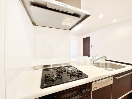 �L�b�`�� ���������Ȃ���ł����Ƒ��Ƃ̉�b���y���߂�ΖʃL�b�`��