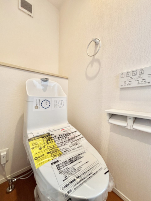 �g�C�� �g�C���͈��S�̂Q�ӏ��I���̃o�^�o�^������S�ł��B 