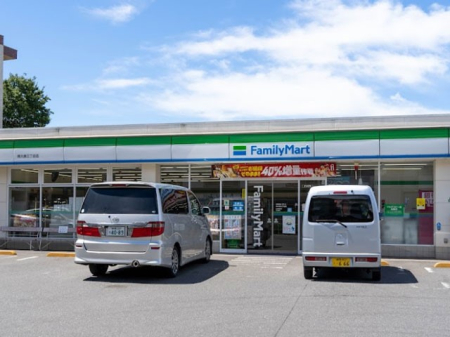 ���ӊ� �R���r�j 800m �t�@�~���[�}�[�g ����O���ړX