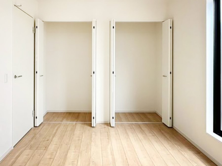 ���[ ��������ߗނ�ו��Ȃǂ̎��[�ɕ֗��ȃN���[�[�b�g�t���ł��B