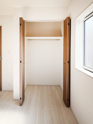 ���[ ��������ߗނ�ו��Ȃǂ̎��[�ɕ֗��ȃN���[�[�b�g�t���ł��B