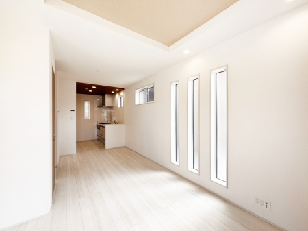 ���̑����� �Ƒ��̏Ί炪���R�Ɛ��܂�Ă���A����ȕ��͋C�̃_�C�j���O�Ɏd�オ���Ă��܂��B