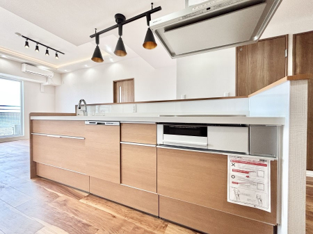 �L�b�`�� �������������I�ɁA�y�����I�V�X�e���L�b�`��