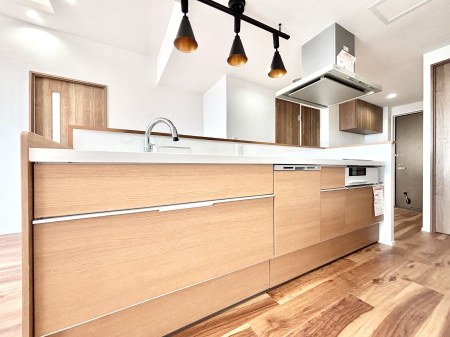 �L�b�`�� ���������č�Ƃ��ł���Ɨ��^�L�b�`��