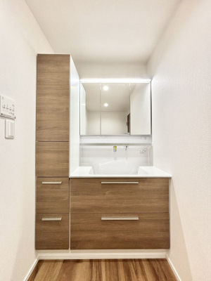 ���ʑ�E���ʏ� ������������ʉ��ώ��Œ��̐g�x�x�����K  