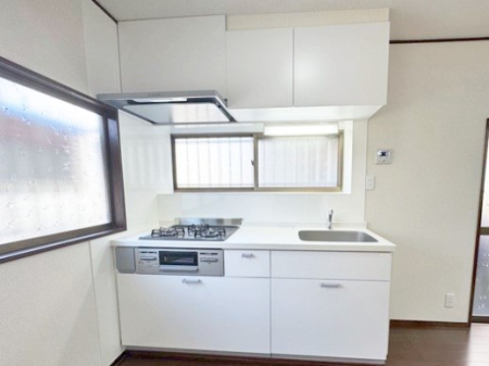 �L�b�`�� �u�₩�ȕ����ʂ蔲����L�b�`���B��������̂Ŗ��邭���C�ɂ��𗧂��܂��B