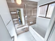 ���� ����̔�����₷��؂ȃo�X�^�C���B�������Ƃ����C���y����Ŕ����Ƃ肽���ł��ˁI  