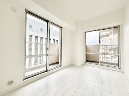 ���̑����� �o���R�j�[���J�������v���X���Ă����m��