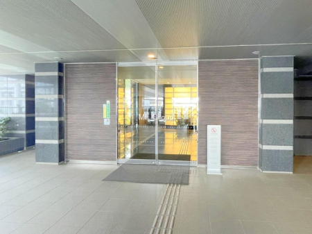 �G���g�����X -