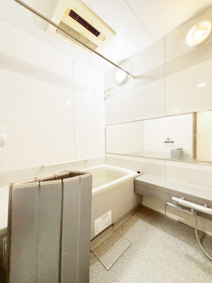 ���� ����̔�������Ă���閾�邢�������̂���o�X���[��