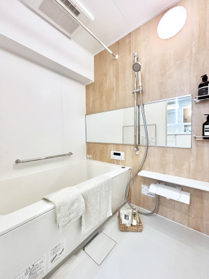 ���� ����̔�������Ă���閾�邢�������̂���o�X���[��  