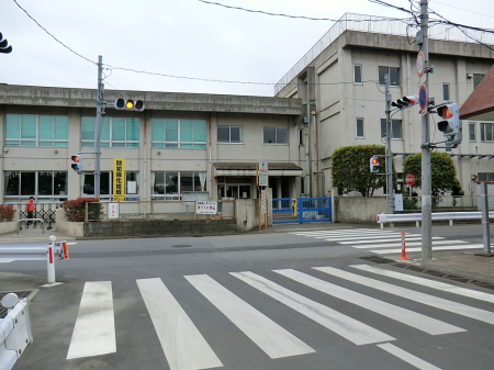 ���ӊ� ���w�Z 2100m �F�쏬�w�Z