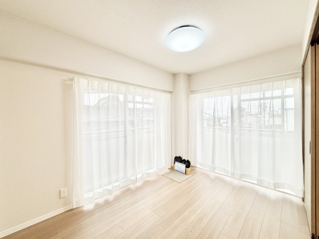 ���̑����� �o���R�j�[���J�������v���X���Ă����m��