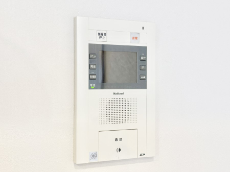 ���̑����� TV���j�^�[�t�C���^�[�t�H�����t���Ă��ăZ�L�����e�B�[��  