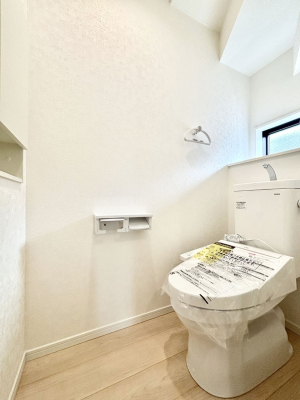 �g�C�� �g�C����1�K��2�K���ꂼ��ɔz�u����Ă��ĂƂĂ��֗��ł��B 