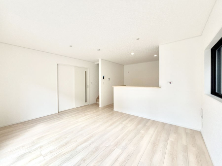 ���̑����� �Ƒ������R�ƏW�܂�e���̃X�y�[�X�ɂȂ肻��