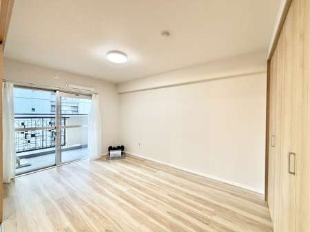 ���̑����� �o���R�j�[���J�������v���X���Ă����m��