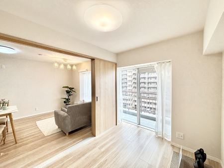 ���̑����� �o���R�j�[���J�������v���X���Ă����m��  