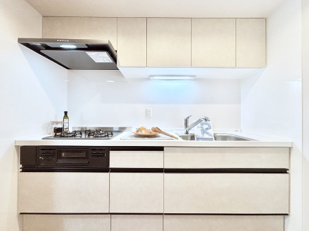 �L�b�`�� �������������I�ɁA�y�����I�V�X�e���L�b�`��