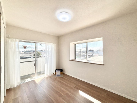 ���̑����� �o���R�j�[���J�������v���X���Ă����m��  