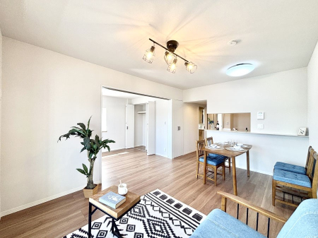 ���r���O �������������͋C�̂k�c�j�͉Ƒ��݂�Ȃ̉��K���