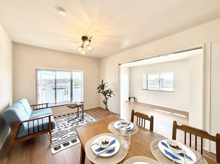 ���̑����� �Ƒ������R�ƏW�܂�e���̃X�y�[�X�ɂȂ肻��