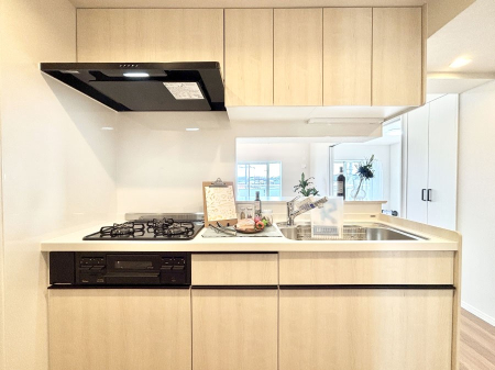 �L�b�`�� ���������Ȃ���ł����Ƒ��Ƃ̉�b���y���߂�ΖʃL�b�`��