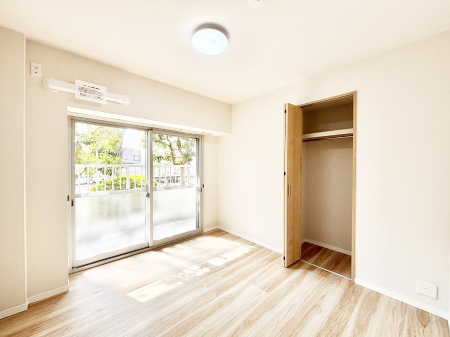 ���̑����� �o���R�j�[���J�������v���X���Ă����m��