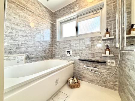 ���� ����̔�������Ă���閾�邢�������̂���o�X���[��  