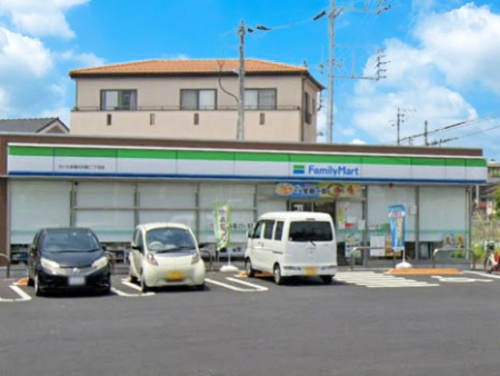 ���ӊ� �R���r�j 650m �t�@�~���[�}�[�g �������ܖx�̓����񒚖ړX