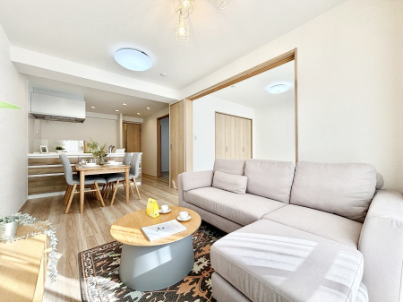 ���r���O ���Ƒ��̓��₩�Șb�����ŕ�܂�閾�邢���r���O  �@