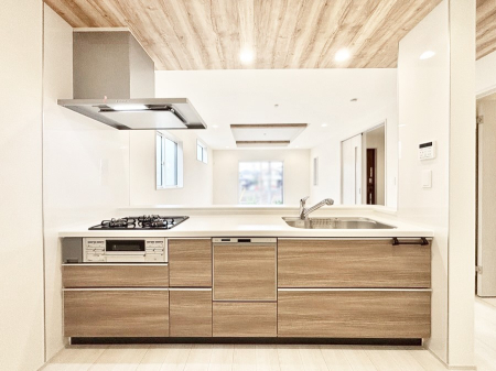 �L�b�`�� ���r���O�ŗV�Ԃ��q�l�������Ȃ��炨�������ł���ΖʃL�b�`��