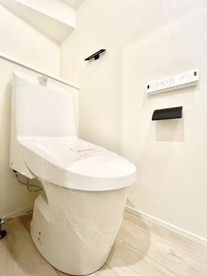 �g�C�� �g�C���͈��S�̂Q�ӏ��I���̃o�^�o�^������S�ł��B 