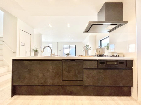 �L�b�`�� �������������I�ɁA�y�����I�V�X�e���L�b�`��  